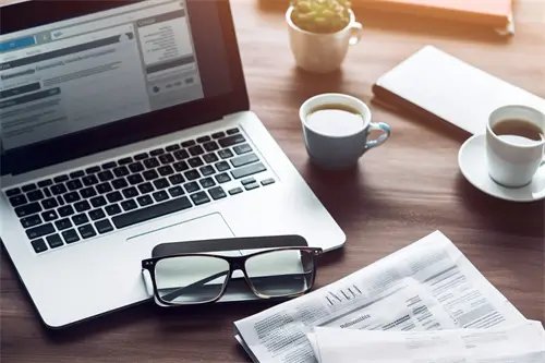 猫咪为什么一摸电脑就叫