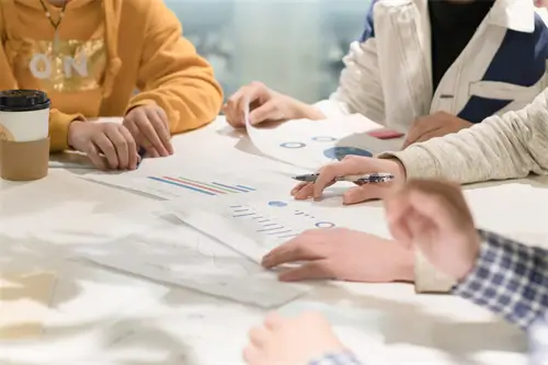 金子晴用的电脑是什么牌子